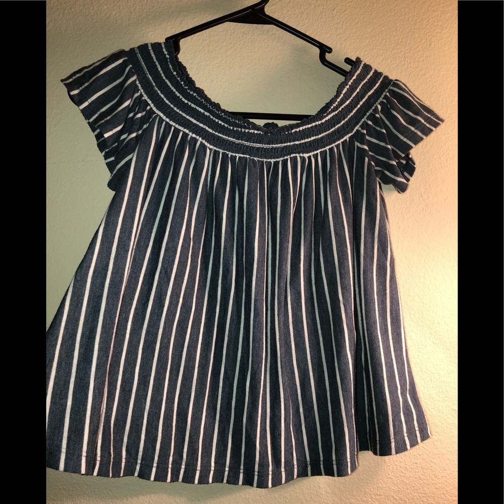 Off the shoulder short sleeve